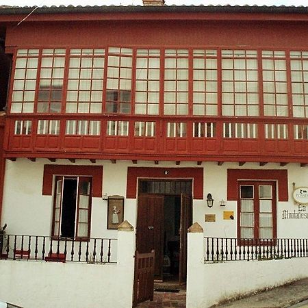 La Montanesuca Hotel Комилас Екстериор снимка